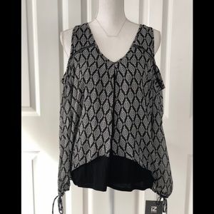 🆕 IZ Byer Cold Shoulder Shirt 🆕